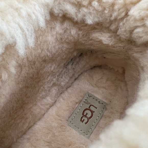 Ugg Funkarra Boots - Picture 11 of 15